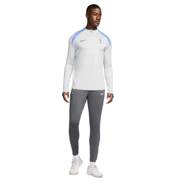 Nike Tottenham Hotspur Strike Trainingspak 1/4-Zip 2024-2025 Lichtgrijs Donkergrijs Blauw Nike Tottenham Hotspur Strike Trainingspak 1/4-Zip 2024-2025 Lichtgrijs Donkergrijs Blauw