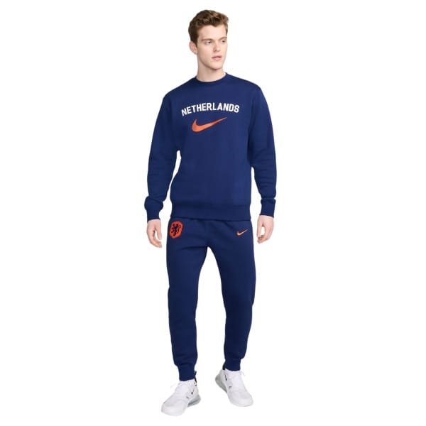 Nike Nederland Sportswear Club Crew Trainingspak 2024-2026 Blauw Oranje