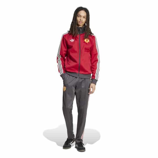 adidas Manchester United Culturewear Trainingspak Full-Zip 2024-2025 Rood Grijs Wit adidas Manchester United Culturewear Trainingspak Full-Zip 2024-2025 Rood Grijs Wit