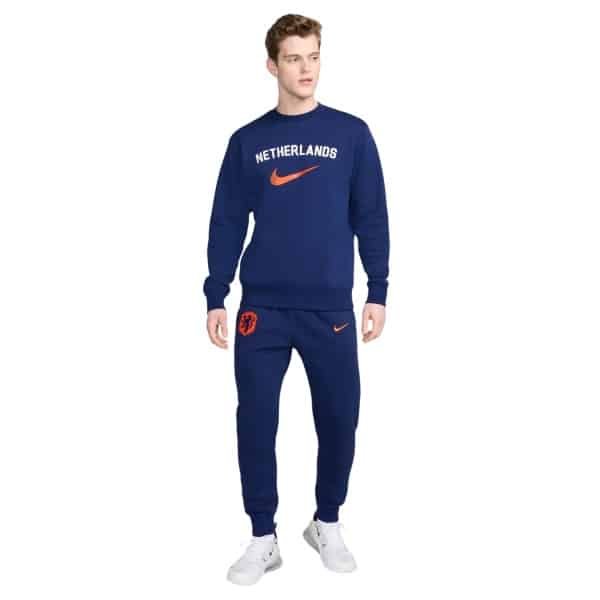 Nike Nederland Sportswear Club Crew Trainingspak 2024-2026 Blauw Oranje